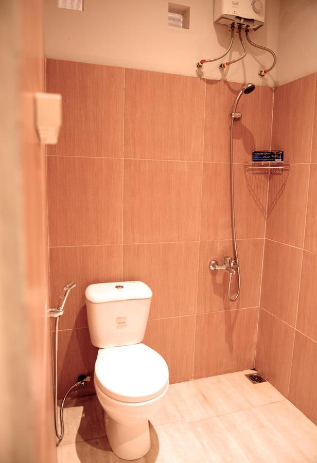 Huning House - 5 Bedrooms Purwokerto Exterior photo